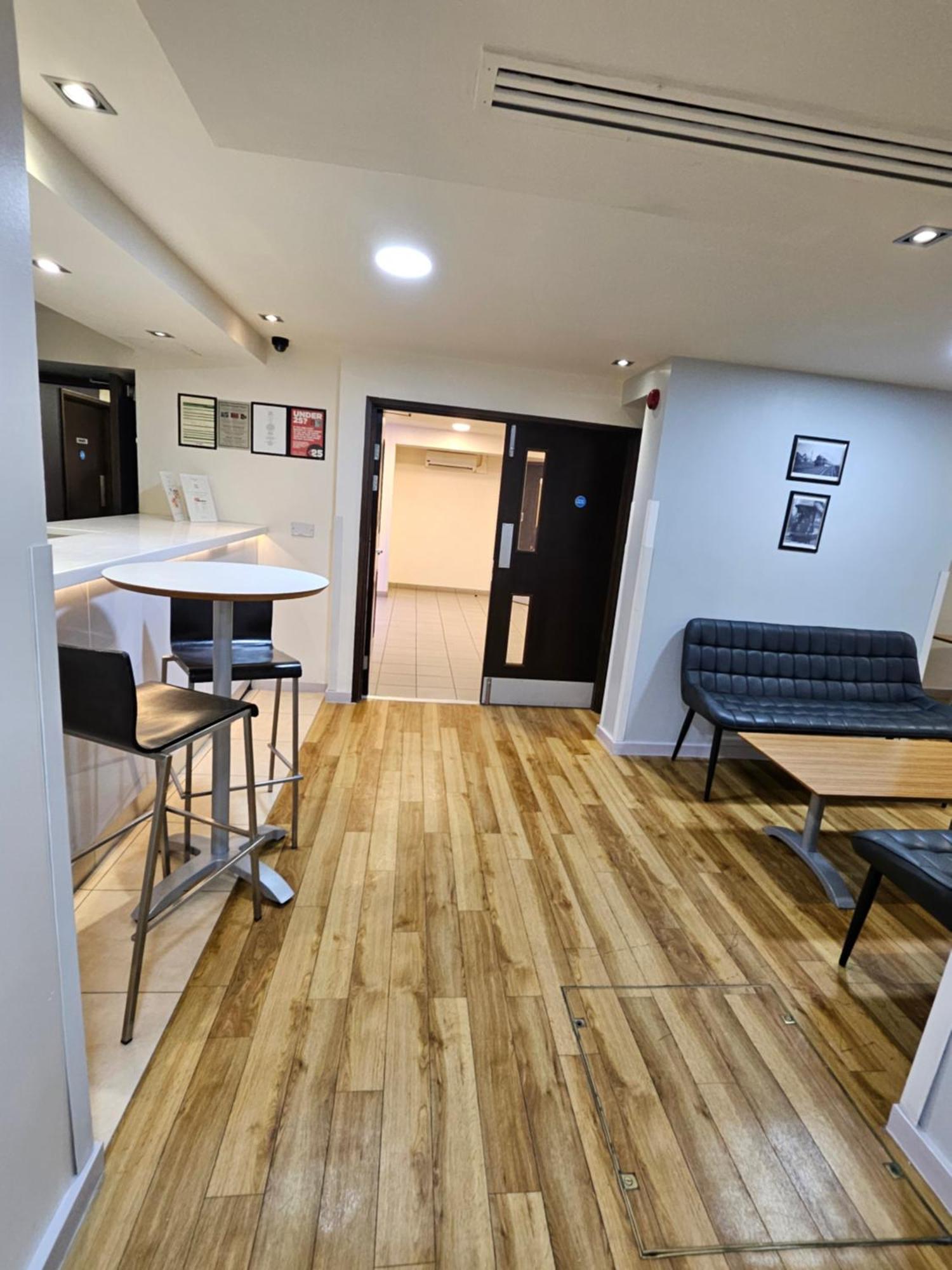 Go2 Hotels Burton Upon Trent Central Экстерьер фото